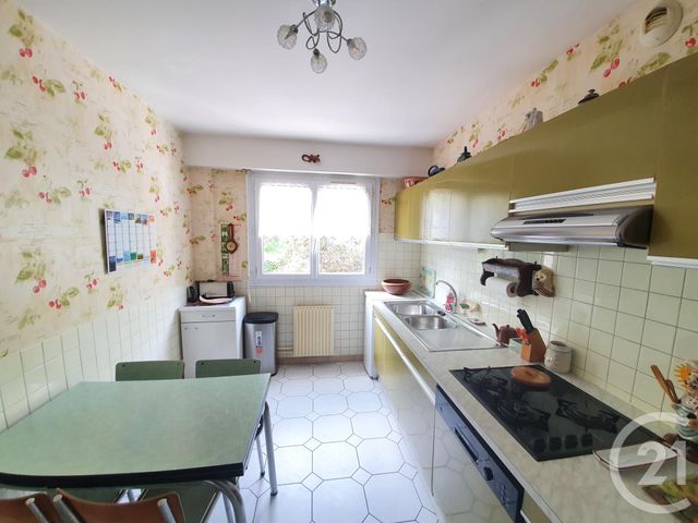 Appartement T4 à vendre - 4 pièces - 79.06 m2 - OULLINS - 69 - RHONE-ALPES - Century 21 Grande Rue Appartement T4 à vendre - 4 pièces - 79.06 m2 - OULLINS - 69 - RHONE-ALPES - Century 21 Grande Rue