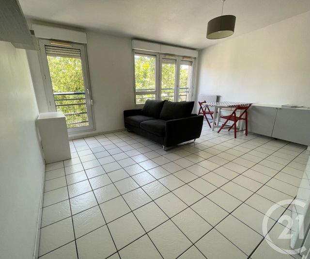 Appartement F1 à louer - 1 pièce - 33.9 m2 - OULLINS - 69 - RHONE-ALPES - Century 21 Grande Rue Appartement F1 à louer - 1 pièce - 33.9 m2 - OULLINS - 69 - RHONE-ALPES - Century 21 Grande Rue