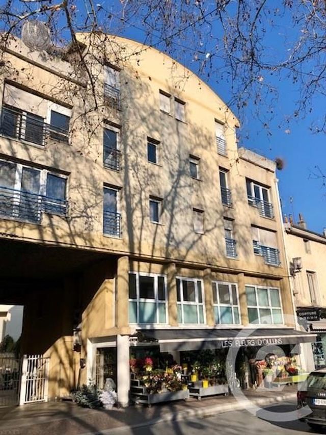 Appartement F1 à louer - 1 pièce - 33.9 m2 - OULLINS - 69 - RHONE-ALPES - Century 21 Grande Rue Appartement F1 à louer - 1 pièce - 33.9 m2 - OULLINS - 69 - RHONE-ALPES - Century 21 Grande Rue