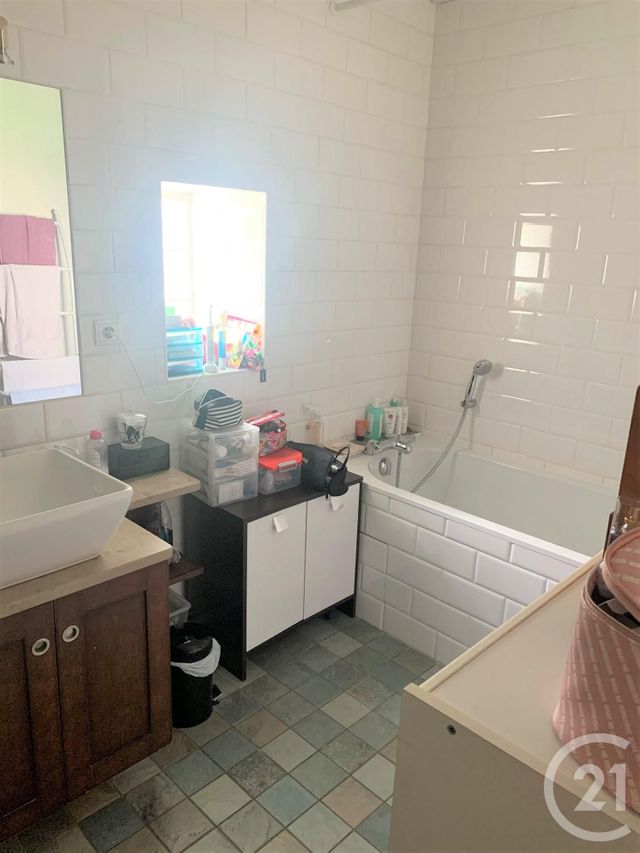 appartement à louer - 5 pièces - 150.0 m2 - ST GENIS LAVAL - 69 - RHONE-ALPES - Century 21 Grande Rue appartement à louer - 5 pièces - 150.0 m2 - ST GENIS LAVAL - 69 - RHONE-ALPES - Century 21 Grande Rue