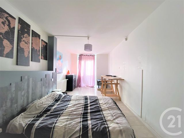 Appartement F3 à louer - 3 pièces - 72.0 m2 - PIERRE BENITE - 69 - RHONE-ALPES - Century 21 Grande Rue Appartement F3 à louer - 3 pièces - 72.0 m2 - PIERRE BENITE - 69 - RHONE-ALPES - Century 21 Grande Rue