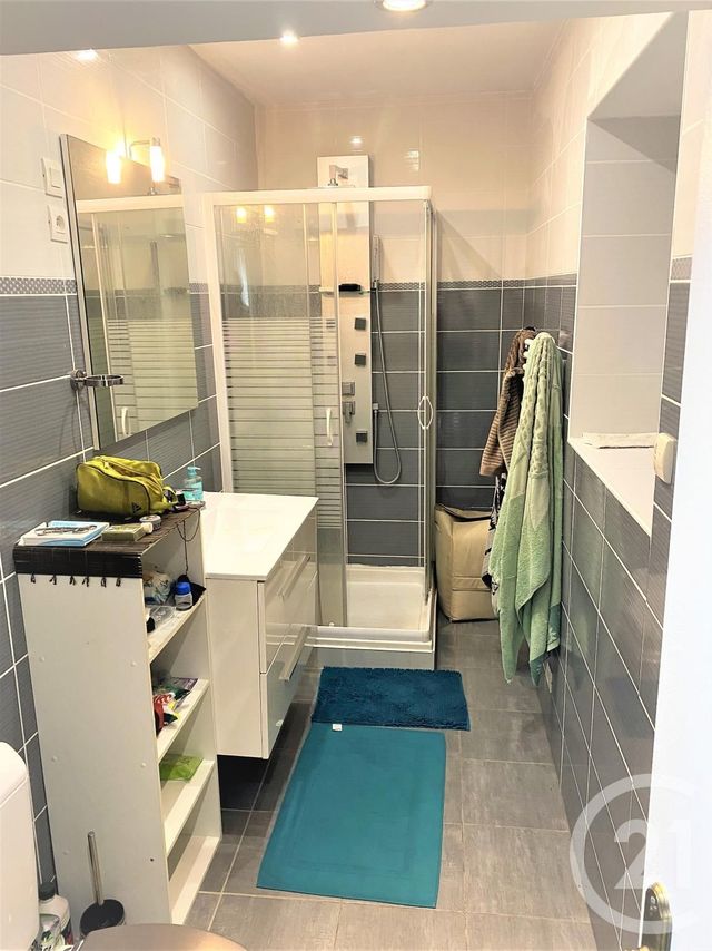 Appartement F3 à louer - 3 pièces - 72.0 m2 - PIERRE BENITE - 69 - RHONE-ALPES - Century 21 Grande Rue Appartement F3 à louer - 3 pièces - 72.0 m2 - PIERRE BENITE - 69 - RHONE-ALPES - Century 21 Grande Rue