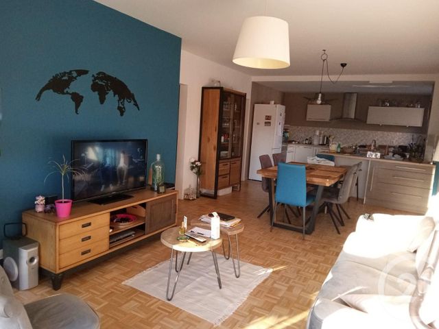 Appartement T4 à vendre - 4 pièces - 73.41 m2 - ST GENIS LAVAL - 69 - RHONE-ALPES - Century 21 Grande Rue