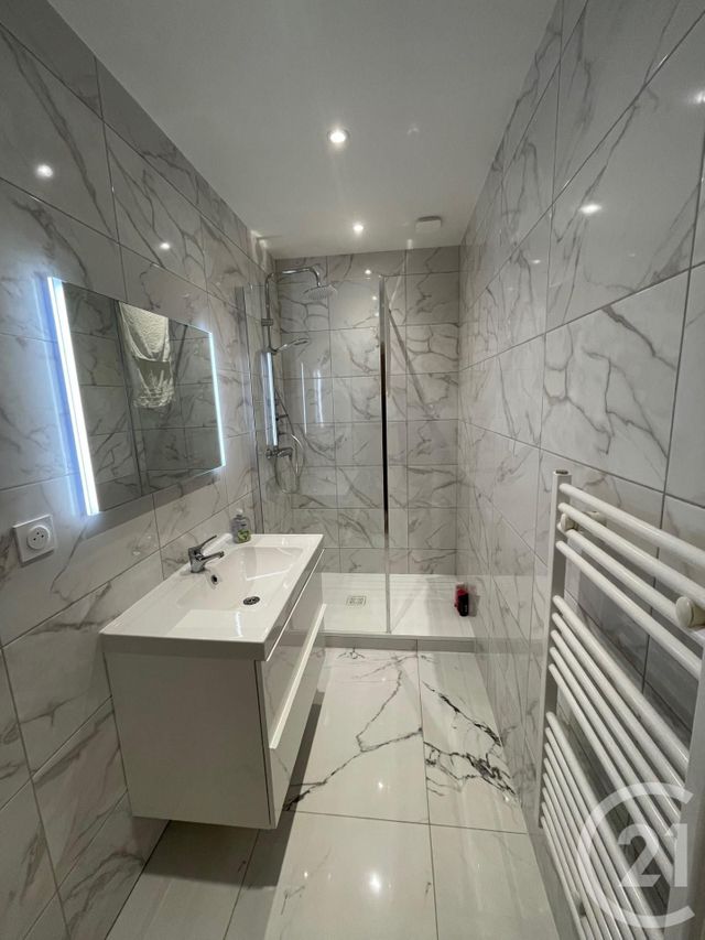 Appartement T3 à vendre - 3 pièces - 53.1 m2 - OULLINS - 69 - RHONE-ALPES - Century 21 Grande Rue