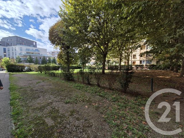 Appartement T3 à vendre - 3 pièces - 52.64 m2 - VILLEURBANNE - 69 - RHONE-ALPES - Century 21 Grande Rue