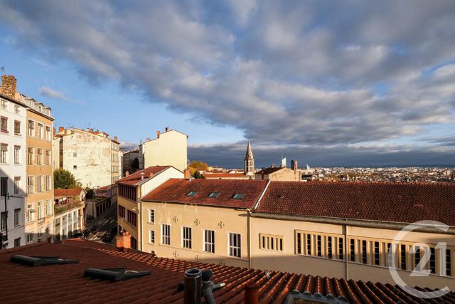 Appartement F3 à louer - 3 pièces - 52.9 m2 - LYON - 69001 - RHONE-ALPES - Century 21 Grande Rue