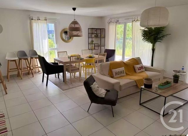 Appartement T4 à louer - 4 pièces - 86.64 m2 - CHARBONNIERES LES BAINS - 69 - RHONE-ALPES - Century 21 Grande Rue