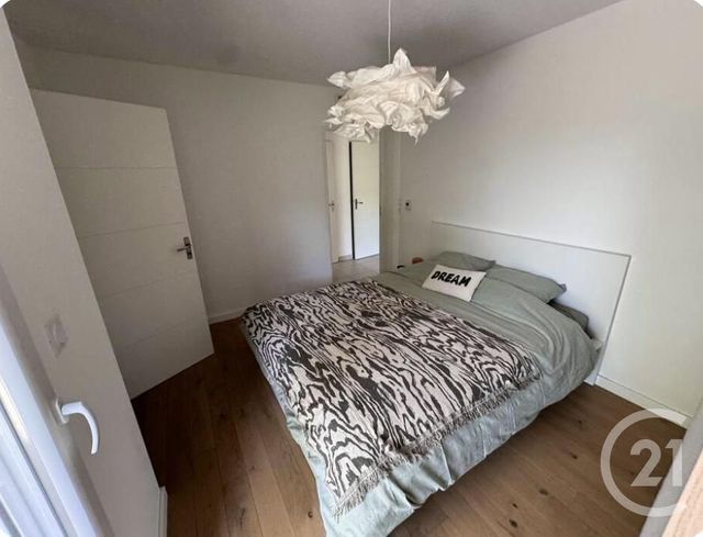 Appartement T4 à louer - 4 pièces - 86.64 m2 - CHARBONNIERES LES BAINS - 69 - RHONE-ALPES - Century 21 Grande Rue