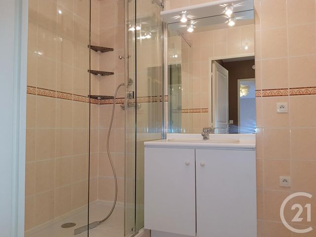 Appartement F3 à louer - 3 pièces - 60.0 m2 - VILLEURBANNE - 69 - RHONE-ALPES - Century 21 Grande Rue