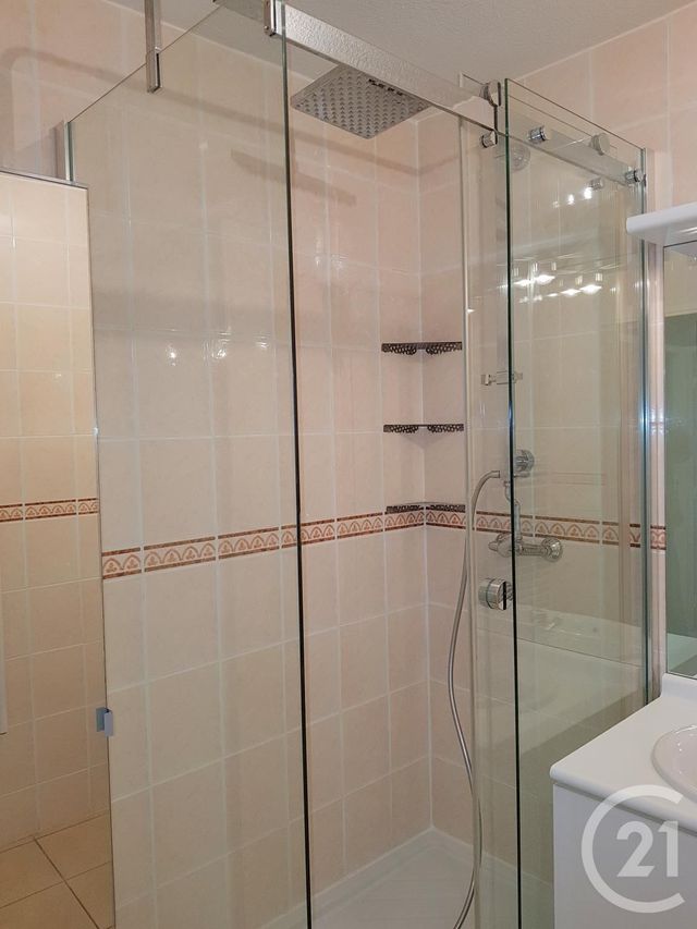 Appartement F3 à louer - 3 pièces - 60.0 m2 - VILLEURBANNE - 69 - RHONE-ALPES - Century 21 Grande Rue