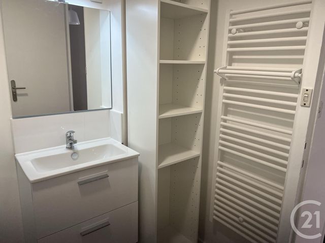 Afficher la photo en grand Appartement T3 à louer - 3 pièces - 64.8 m2 - VILLEURBANNE - 69 - RHONE-ALPES - Century 21 Grande Rue