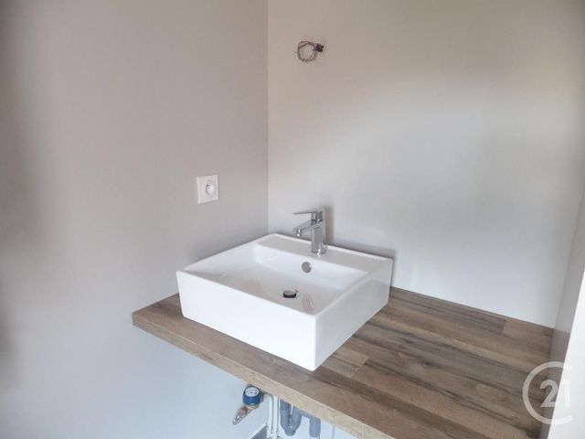 Afficher la photo en grand Appartement T1 à louer - 1 pièce - 25.47 m2 - LYON - 69003 - RHONE-ALPES - Century 21 Grande Rue