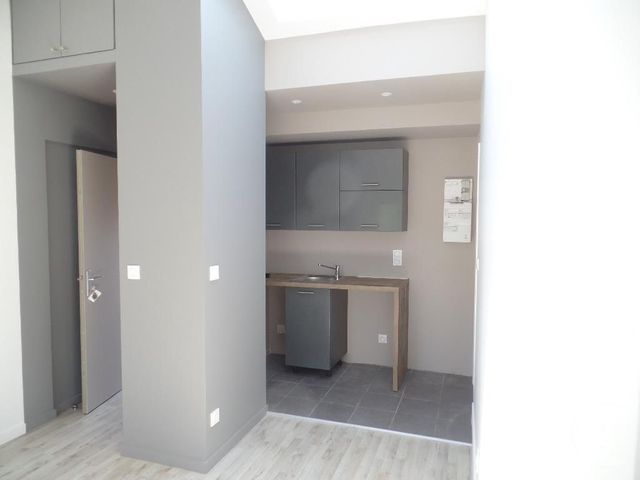 Afficher la photo en grand Appartement T1 à louer - 1 pièce - 25.47 m2 - LYON - 69003 - RHONE-ALPES - Century 21 Grande Rue