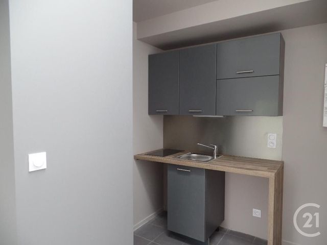 Afficher la photo en grand Appartement T1 à louer - 1 pièce - 25.47 m2 - LYON - 69003 - RHONE-ALPES - Century 21 Grande Rue