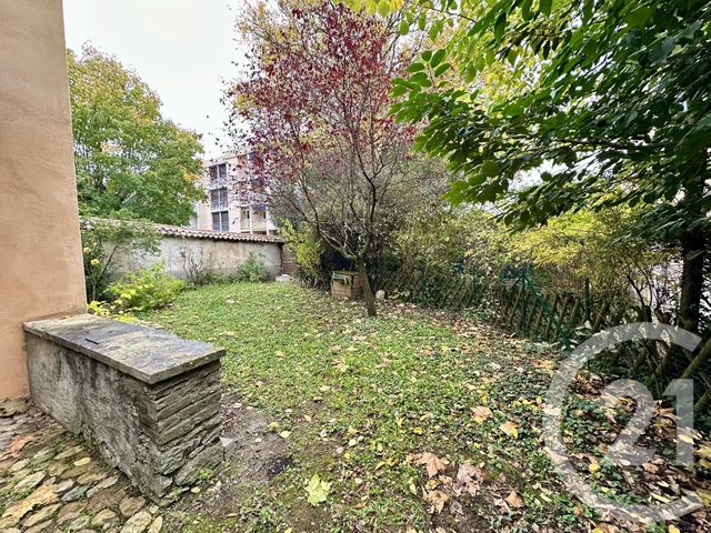 Afficher la photo en grand maison à louer - 5 pièces - 125.58 m2 - ST GENIS LAVAL - 69 - RHONE-ALPES - Century 21 Grande Rue