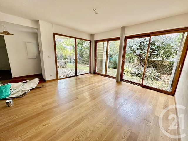 Afficher la photo en grand maison à louer - 5 pièces - 125.58 m2 - ST GENIS LAVAL - 69 - RHONE-ALPES - Century 21 Grande Rue