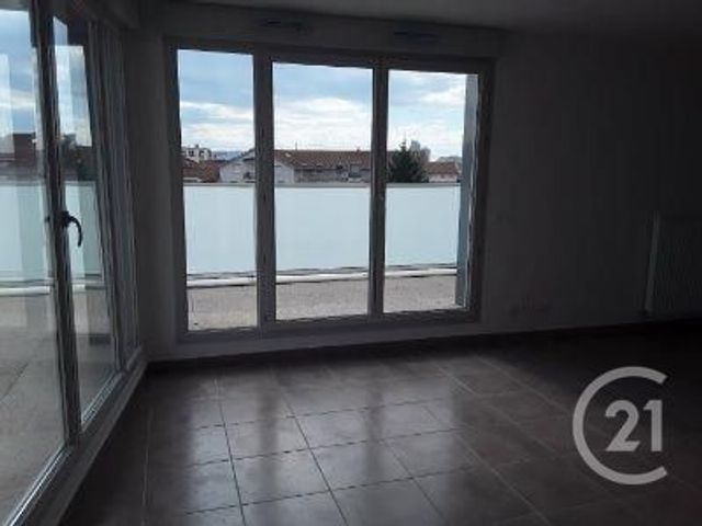 Afficher la photo en grand Appartement F3 à louer - 3 pièces - 72.24 m2 - VILLEURBANNE - 69 - RHONE-ALPES - Century 21 Grande Rue