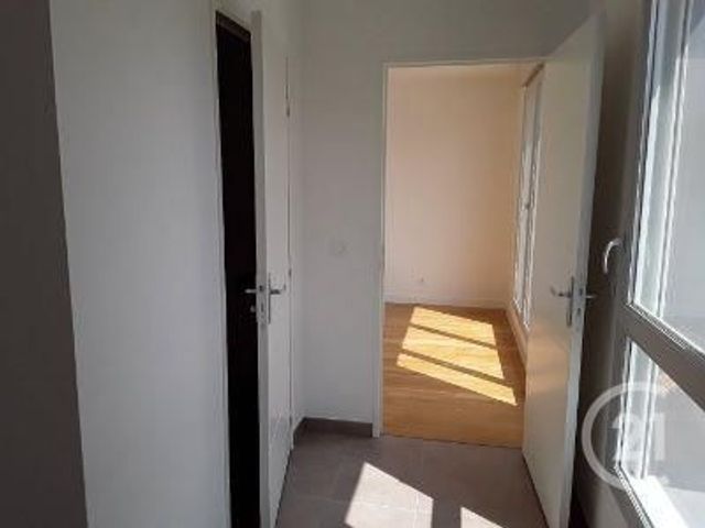 Afficher la photo en grand Appartement F3 à louer - 3 pièces - 72.24 m2 - VILLEURBANNE - 69 - RHONE-ALPES - Century 21 Grande Rue