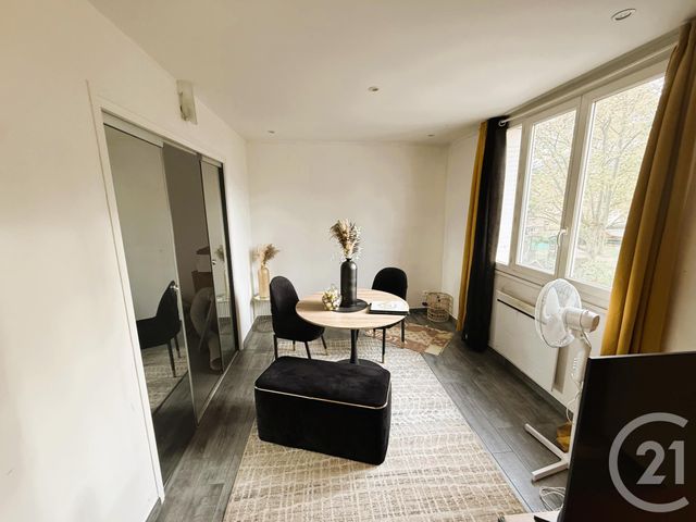 Appartement T2 à vendre - 2 pièces - 45.0 m2 - VENISSIEUX - 69 - RHONE-ALPES - Century 21 Grande Rue