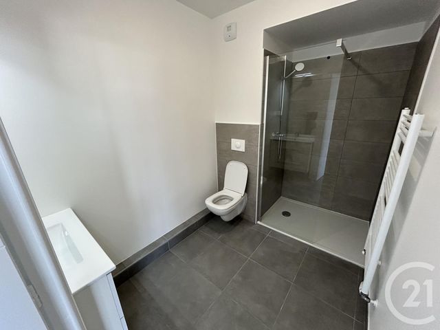 Appartement à louer - 2 pièces - 42.17 m2 - LYON - 69008 - RHONE-ALPES - Century 21 Grande Rue