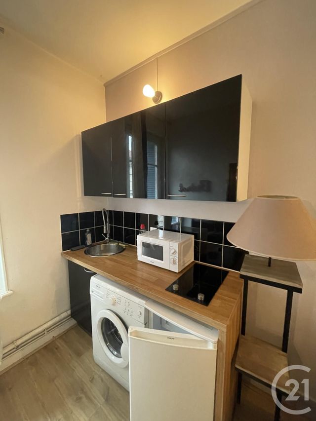 Appartement F1 à louer - 1 pièce - 16.67 m2 - LYON - 69008 - RHONE-ALPES - Century 21 Grande Rue