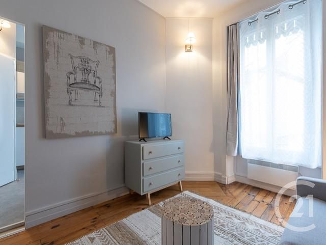 Appartement T1 à louer - 1 pièce - 21.62 m2 - LYON - 69008 - RHONE-ALPES - Century 21 Grande Rue