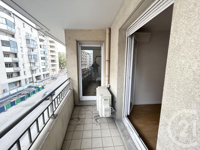 Appartement T2 à louer - 2 pièces - 44.58 m2 - LYON - 69003 - RHONE-ALPES - Century 21 Grande Rue