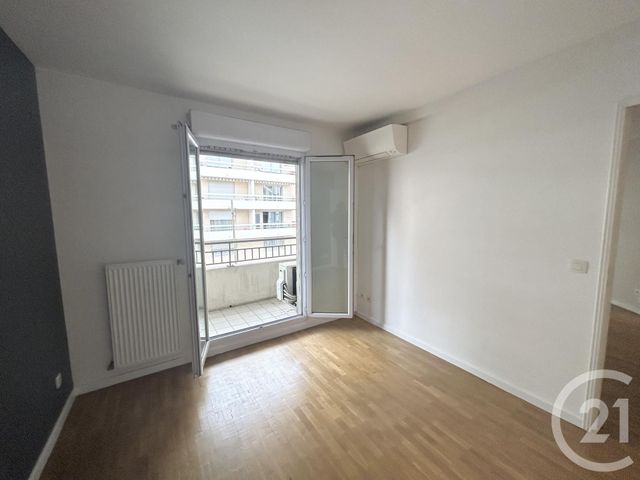 Appartement T2 à louer - 2 pièces - 44.58 m2 - LYON - 69003 - RHONE-ALPES - Century 21 Grande Rue