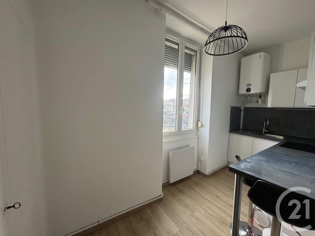 Appartement T2 à louer - 2 pièces - 42.07 m2 - OULLINS - 69 - RHONE-ALPES - Century 21 Grande Rue