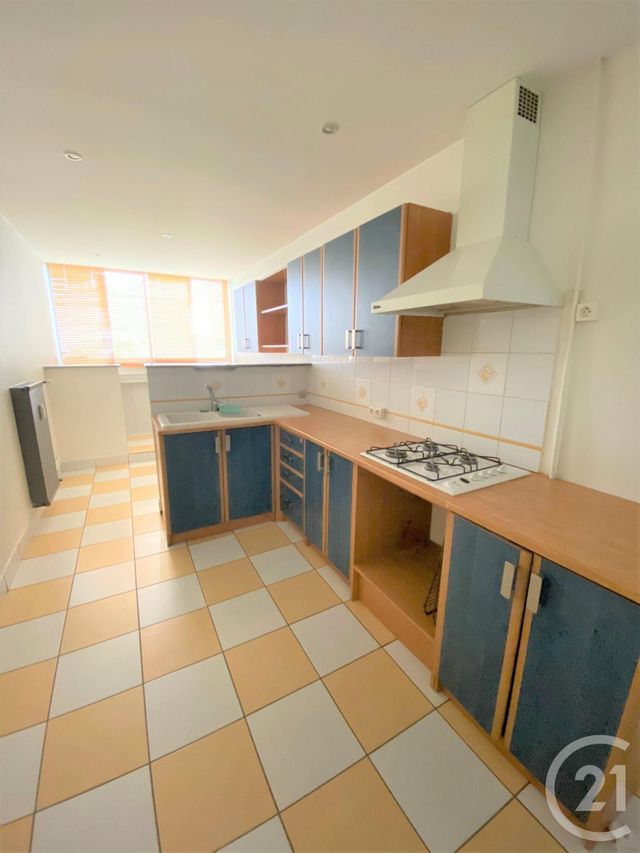 Appartement T3 à louer - 3 pièces - 72.74 m2 - PIERRE BENITE - 69 - RHONE-ALPES - Century 21 Grande Rue