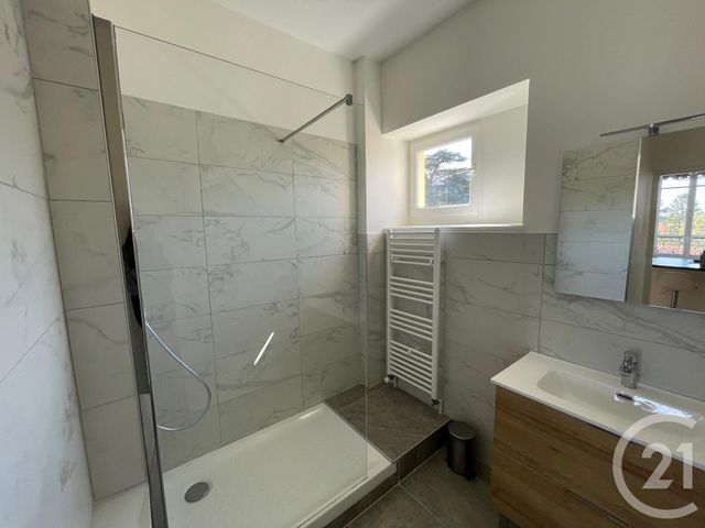 Appartement à louer - 3 pièces - 51.59 m2 - OULLINS - 69 - RHONE-ALPES - Century 21 Grande Rue