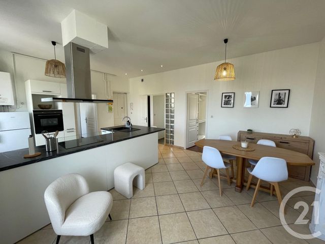 Appartement à louer - 3 pièces - 51.59 m2 - OULLINS - 69 - RHONE-ALPES - Century 21 Grande Rue