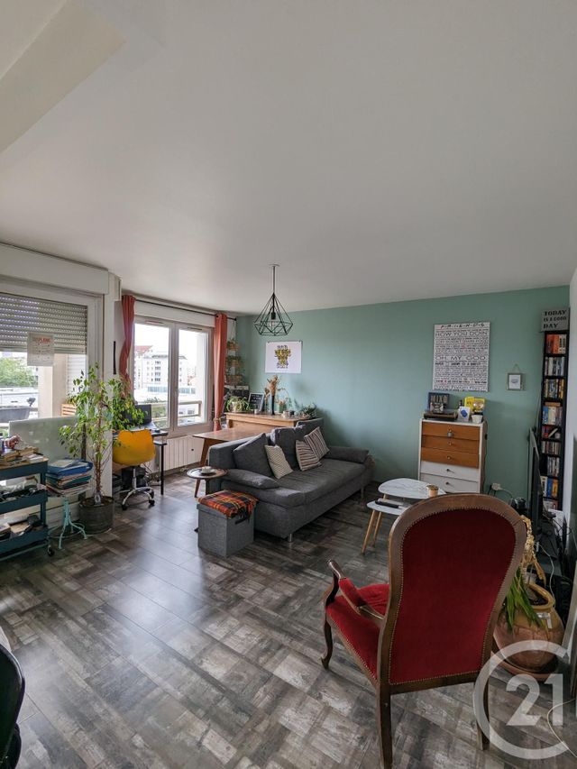 Appartement F2 à louer - 2 pièces - 52.0 m2 - VILLEURBANNE - 69 - RHONE-ALPES - Century 21 Grande Rue
