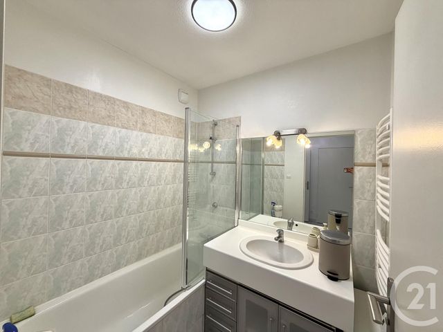 Appartement T3 à vendre - 3 pièces - 76.5 m2 - LYON - 69003 - RHONE-ALPES - Century 21 Grande Rue