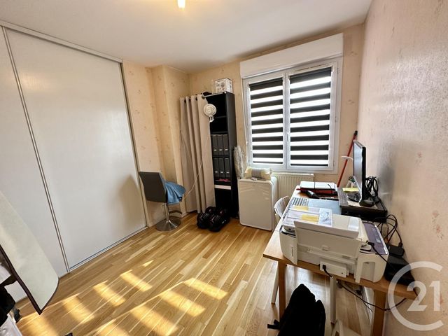 Appartement F4 à louer - 4 pièces - 85.42 m2 - ST GENIS LAVAL - 69 - RHONE-ALPES - Century 21 Grande Rue