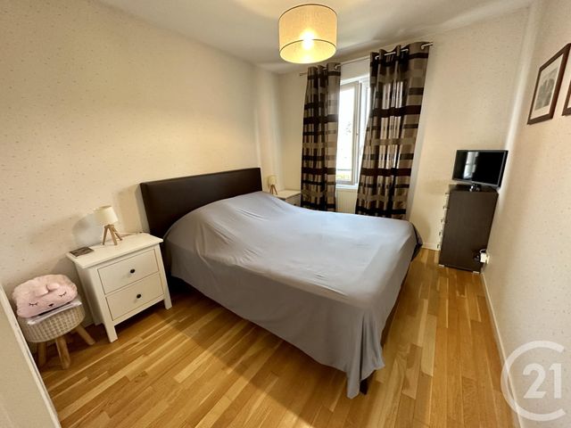 Appartement F4 à louer - 4 pièces - 85.42 m2 - ST GENIS LAVAL - 69 - RHONE-ALPES - Century 21 Grande Rue