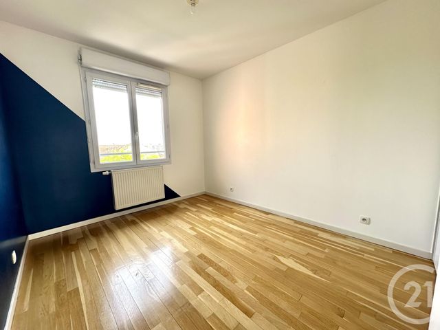 Appartement F4 à louer - 4 pièces - 85.42 m2 - ST GENIS LAVAL - 69 - RHONE-ALPES - Century 21 Grande Rue