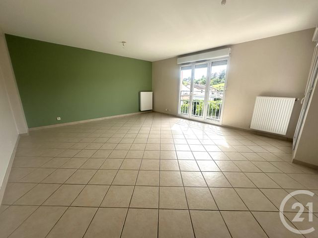 Appartement F4 à louer - 4 pièces - 85.42 m2 - ST GENIS LAVAL - 69 - RHONE-ALPES - Century 21 Grande Rue