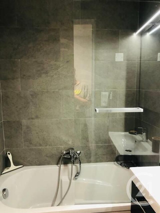 Appartement T4 à vendre - 4 pièces - 49.45 m2 - LYON - 69003 - RHONE-ALPES - Century 21 Grande Rue