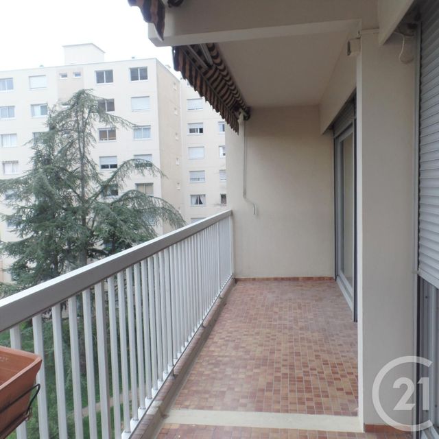 Appartement F4 à vendre - 4 pièces - 90.22 m2 - BRON - 69 - RHONE-ALPES - Century 21 Grande Rue