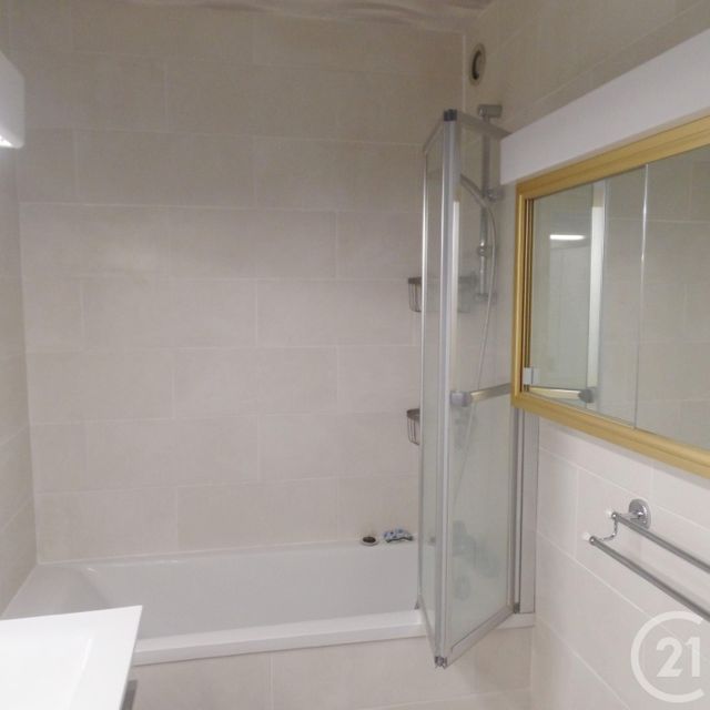 Appartement F4 à vendre - 4 pièces - 90.22 m2 - BRON - 69 - RHONE-ALPES - Century 21 Grande Rue