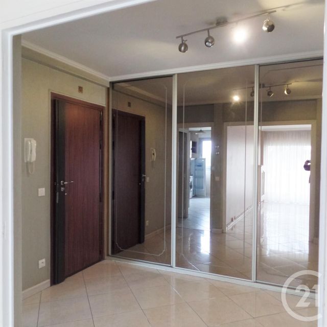 Appartement F4 à vendre - 4 pièces - 90.22 m2 - BRON - 69 - RHONE-ALPES - Century 21 Grande Rue