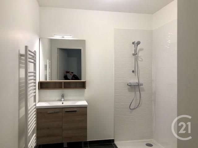 Appartement à louer - 2 pièces - 46.19 m2 - LYON - 69007 - RHONE-ALPES - Century 21 Grande Rue