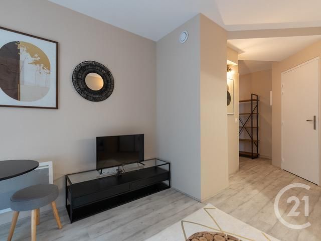 Appartement F2 à louer - 2 pièces - 28.1 m2 - LYON - 69008 - RHONE-ALPES - Century 21 Grande Rue