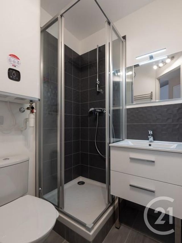 Appartement F2 à louer - 2 pièces - 28.1 m2 - LYON - 69008 - RHONE-ALPES - Century 21 Grande Rue