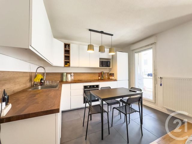 Appartement F3 à louer - 3 pièces - 60.48 m2 - VILLEURBANNE - 69 - RHONE-ALPES - Century 21 Grande Rue