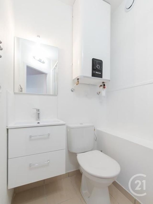 Appartement F1 à louer - 1 pièce - 28.37 m2 - LYON - 69007 - RHONE-ALPES - Century 21 Grande Rue