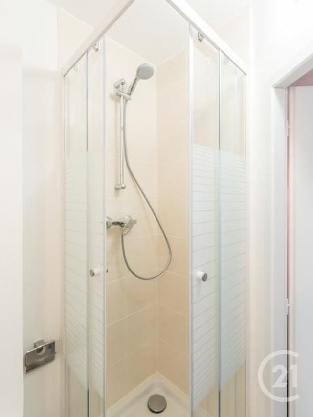 Appartement F1 à louer - 1 pièce - 28.37 m2 - LYON - 69007 - RHONE-ALPES - Century 21 Grande Rue