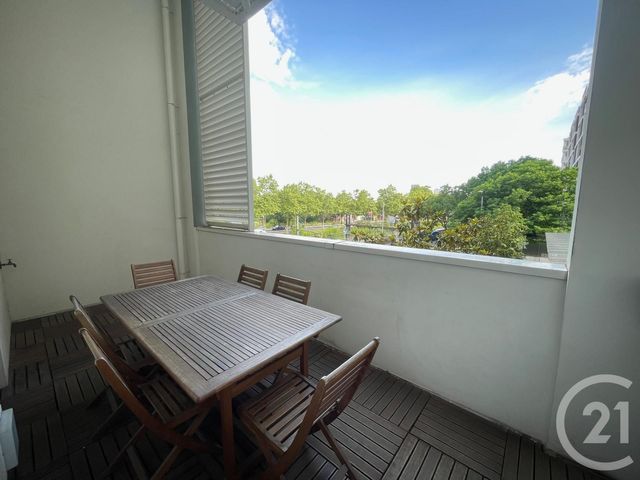 Appartement F3 à louer - 3 pièces - 73.23 m2 - LYON - 69008 - RHONE-ALPES - Century 21 Grande Rue
