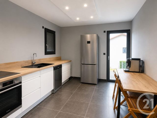 maison à louer - 5 pièces - 120.0 m2 - JARDIN - 38 - RHONE-ALPES - Century 21 Grande Rue